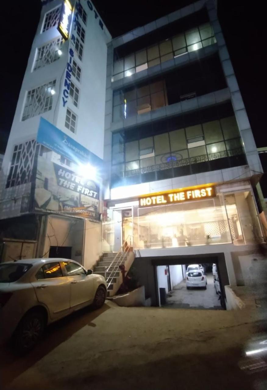 Hotel The First By Goyal Hotelie 阿格拉 外观 照片